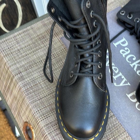 NWT Dr. Martens Jadin III Leather Lace Up Boots with air cushioned Blk Size 7 - Picture 6 of 15